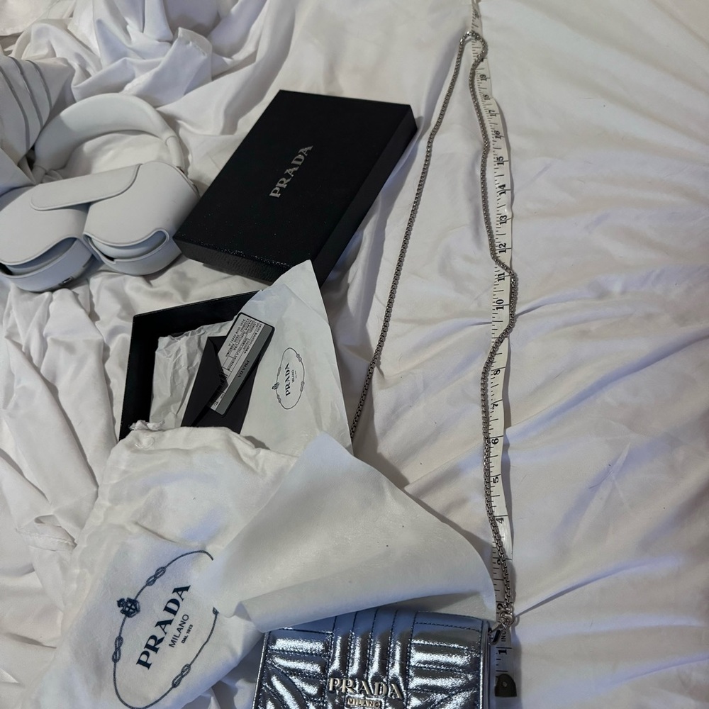 Authentic Prada Diagramme Leather Clutch Bag - Picture 9 of 11